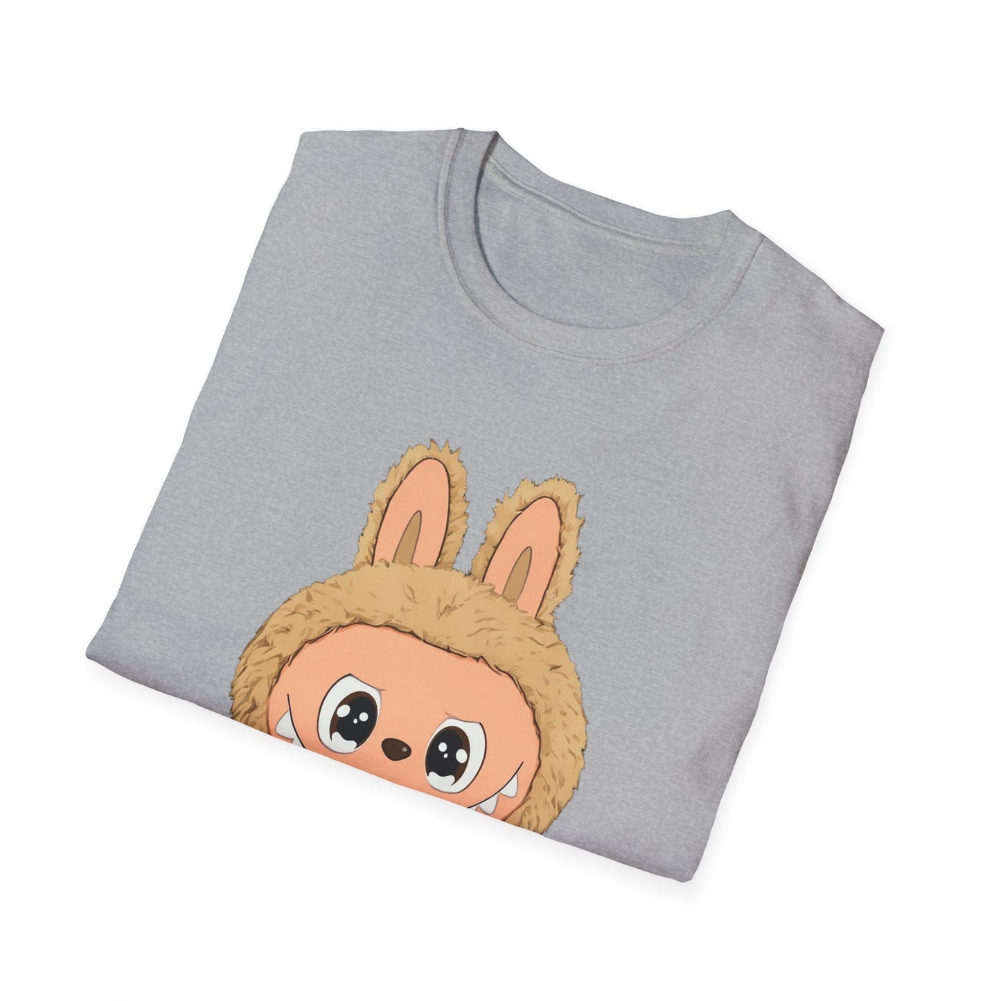 T-Shirt Unisex Labubu Softstyle – Design Kawaii con Camicia a Righe Azzurre.