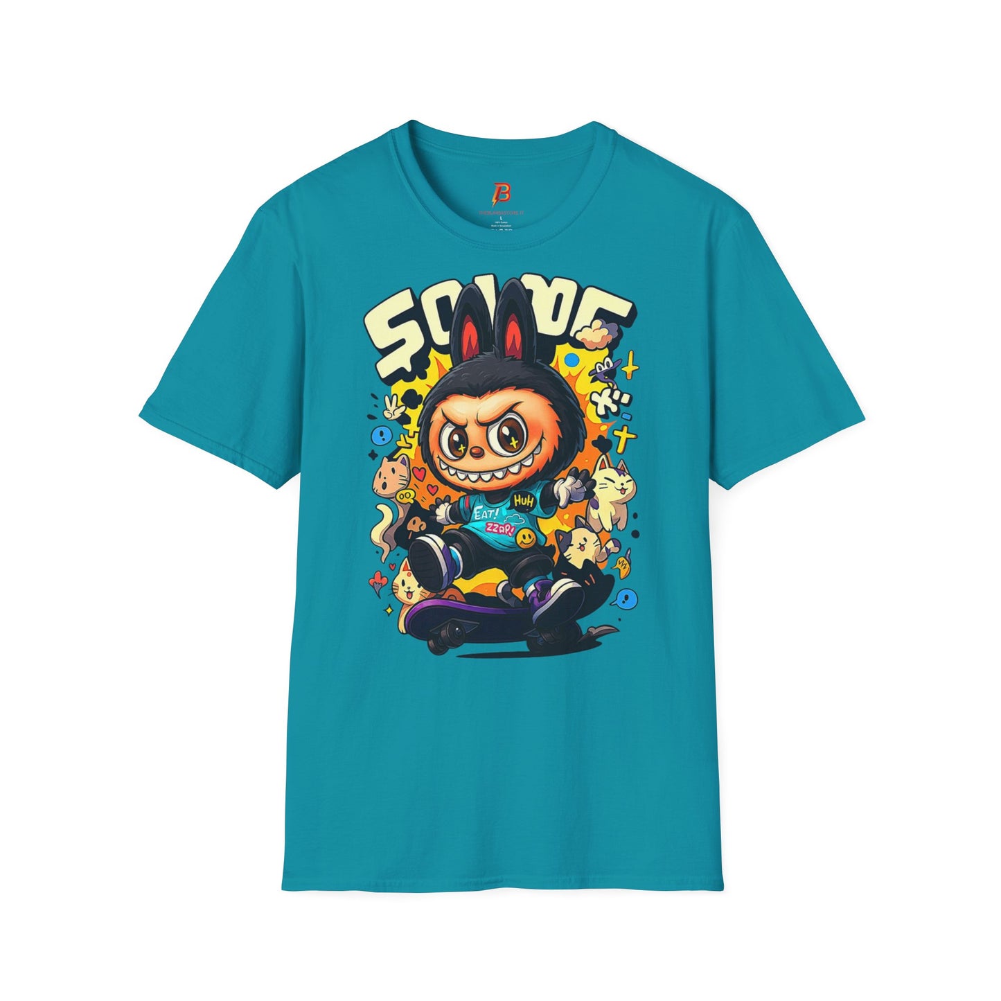 T-Shirt Unisex Labubu Softstyle  – Design Kawaii Streetwear con Skateboard.