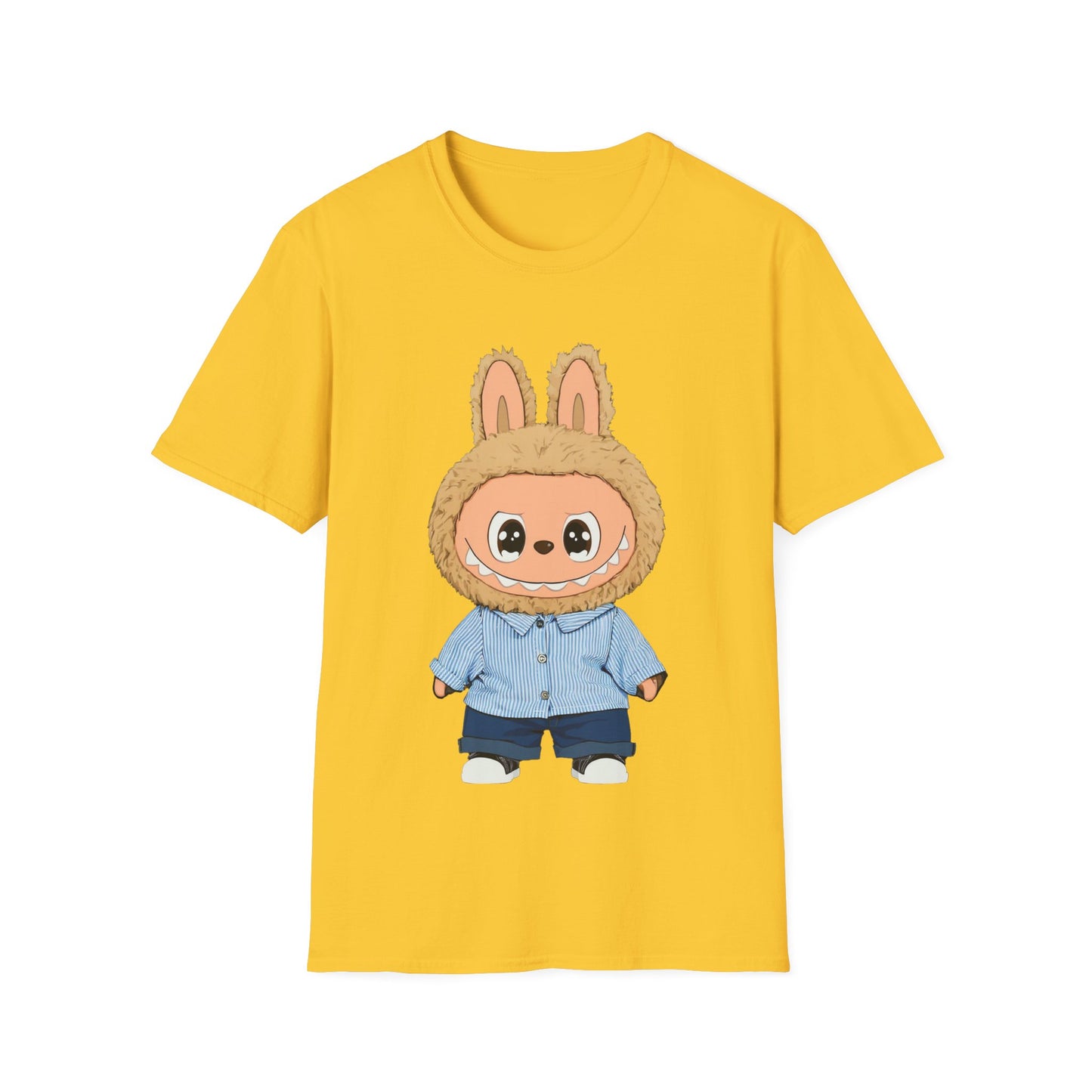 T-Shirt Unisex Labubu Softstyle – Design Kawaii con Camicia a Righe Azzurre.