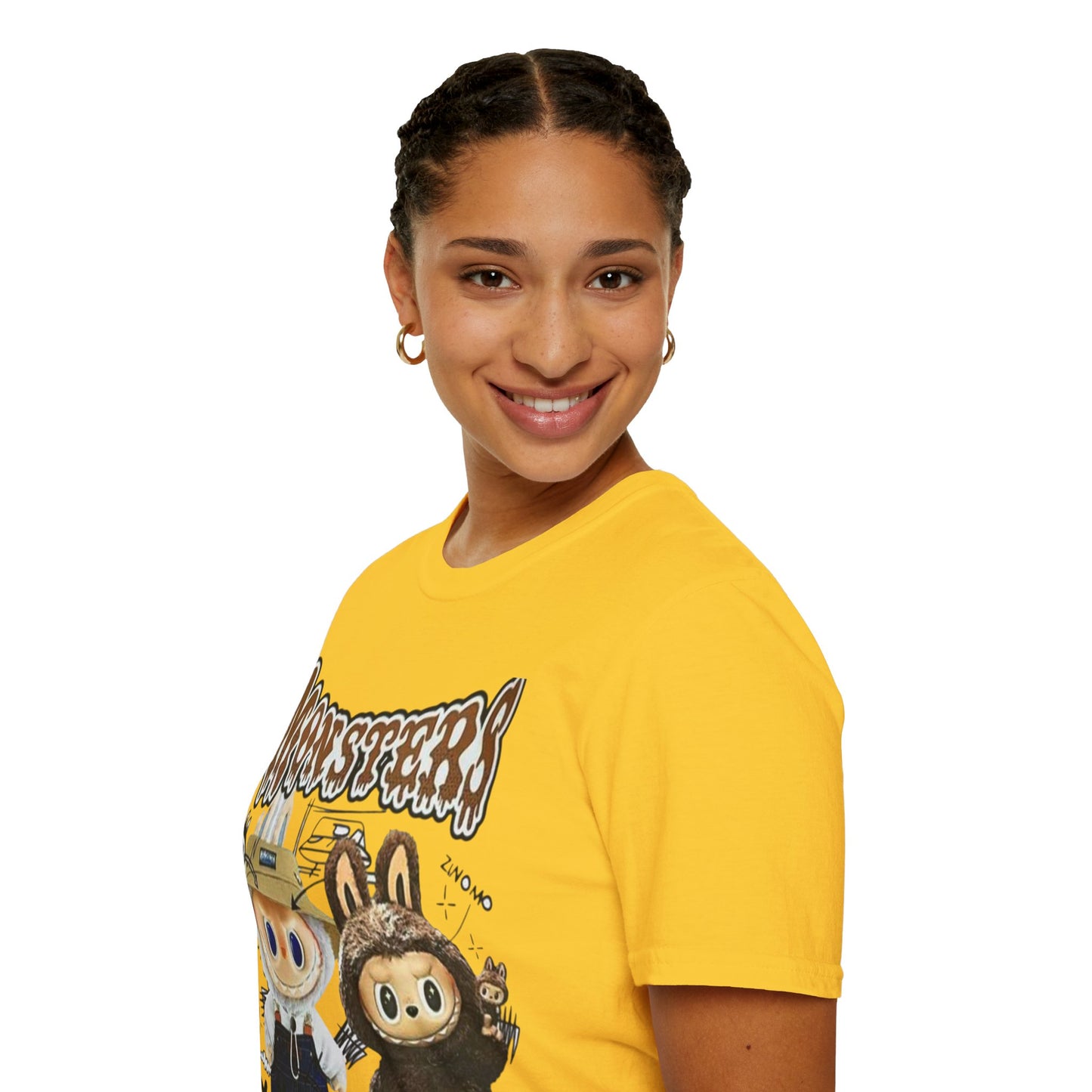 T-Shirt Unisex Labubu Softstyle – Design Monsters Kawaii con Coppia Iconica.