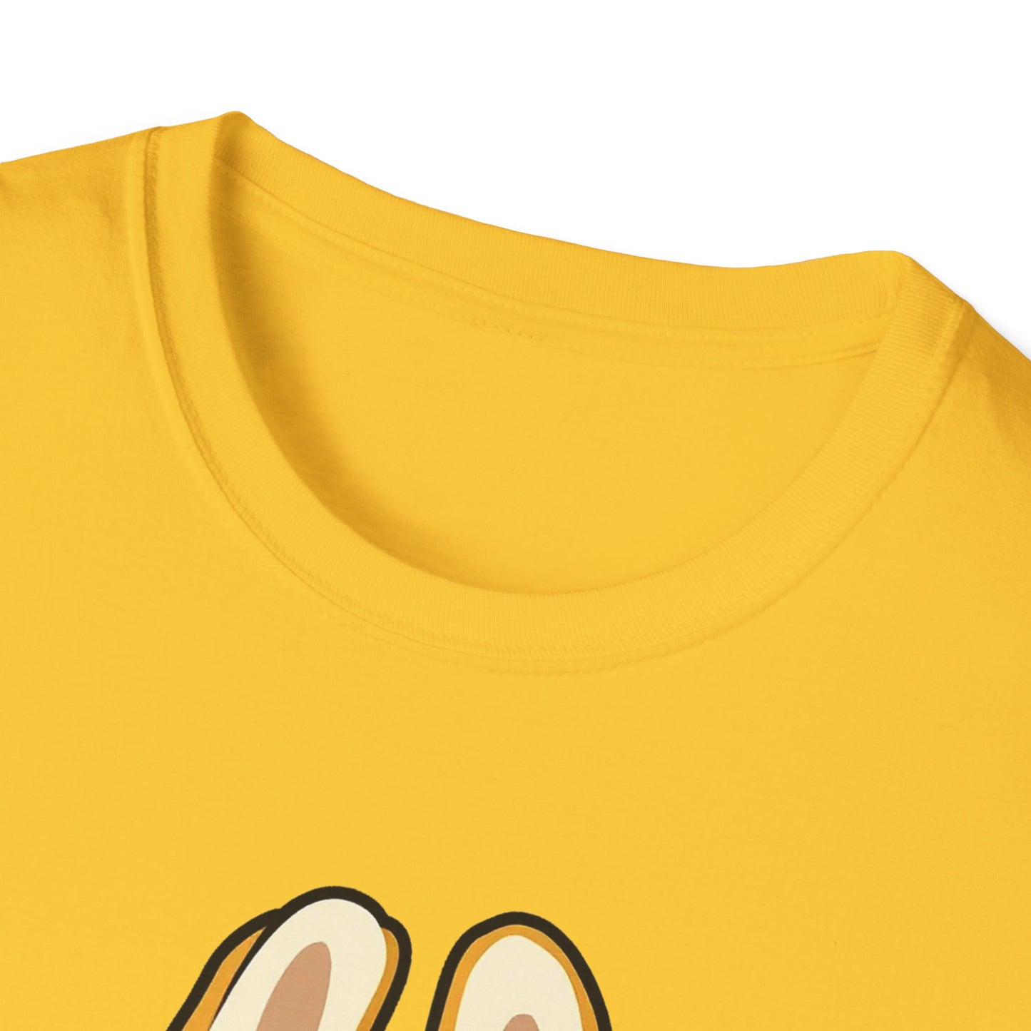 T-Shirt Unisex Labubu Softstyle – Design Kawaii con Cappello e Salopette.