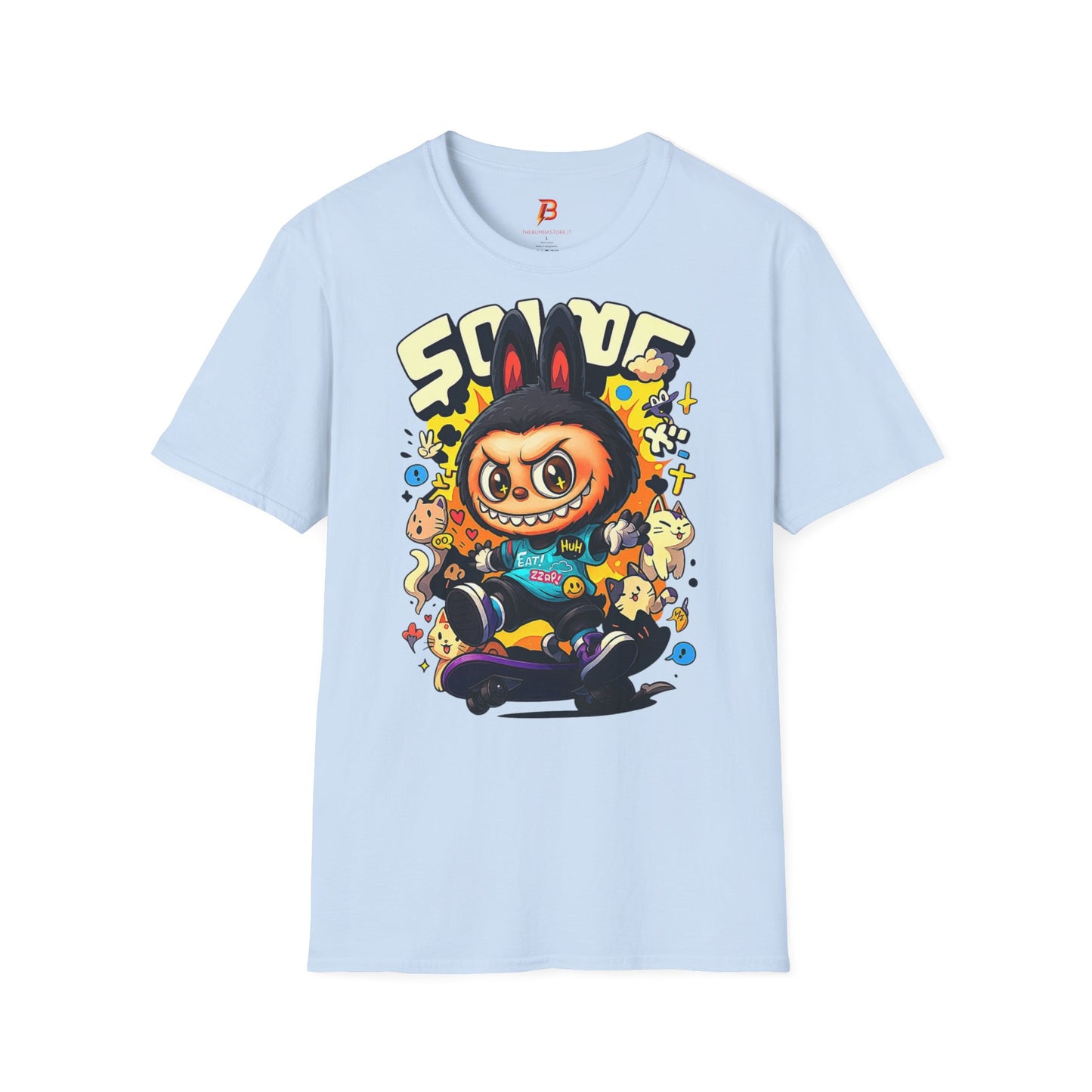 T-Shirt Unisex Labubu Softstyle  – Design Kawaii Streetwear con Skateboard.