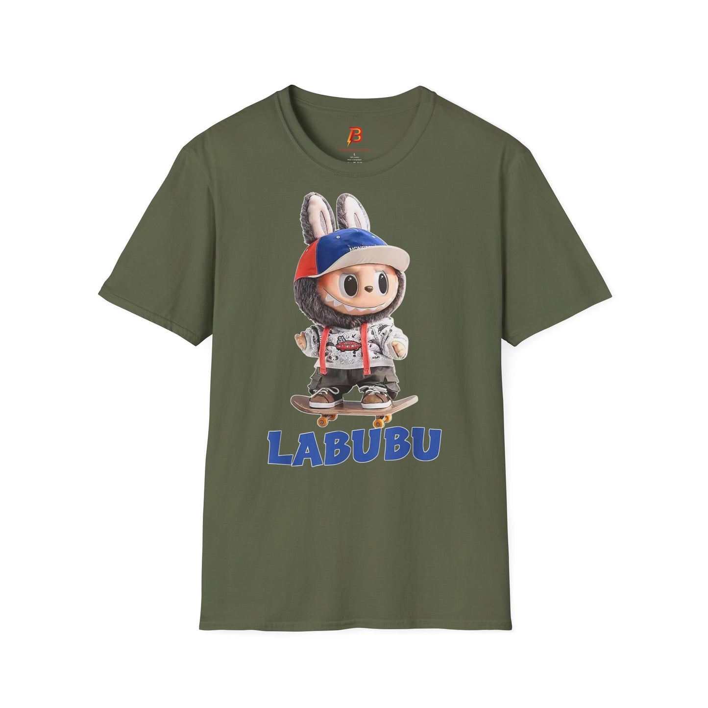 T-Shirt Unisex Labubu Softstyle Arancione – Design Streetwear con Skateboard.