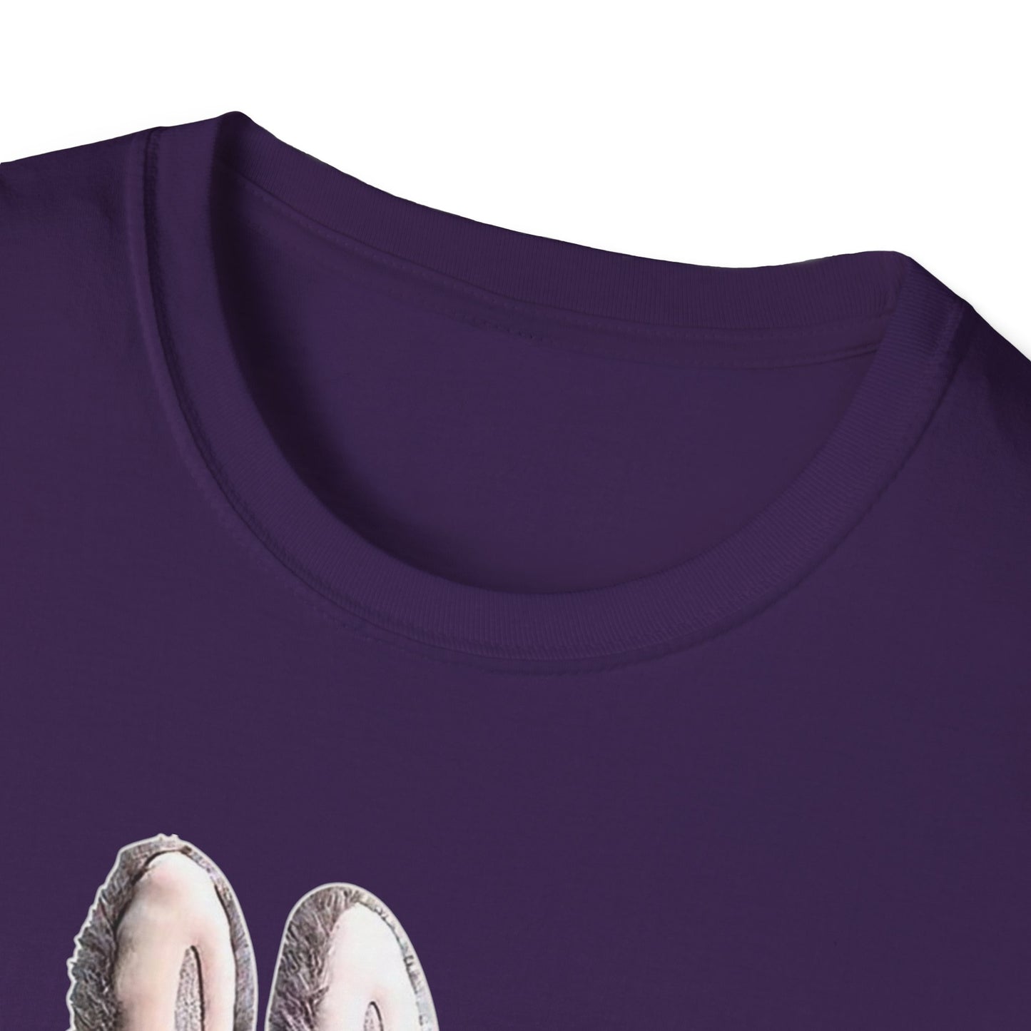 T-Shirt Unisex Labubu Softstyle Arancione – Design Streetwear con Skateboard.