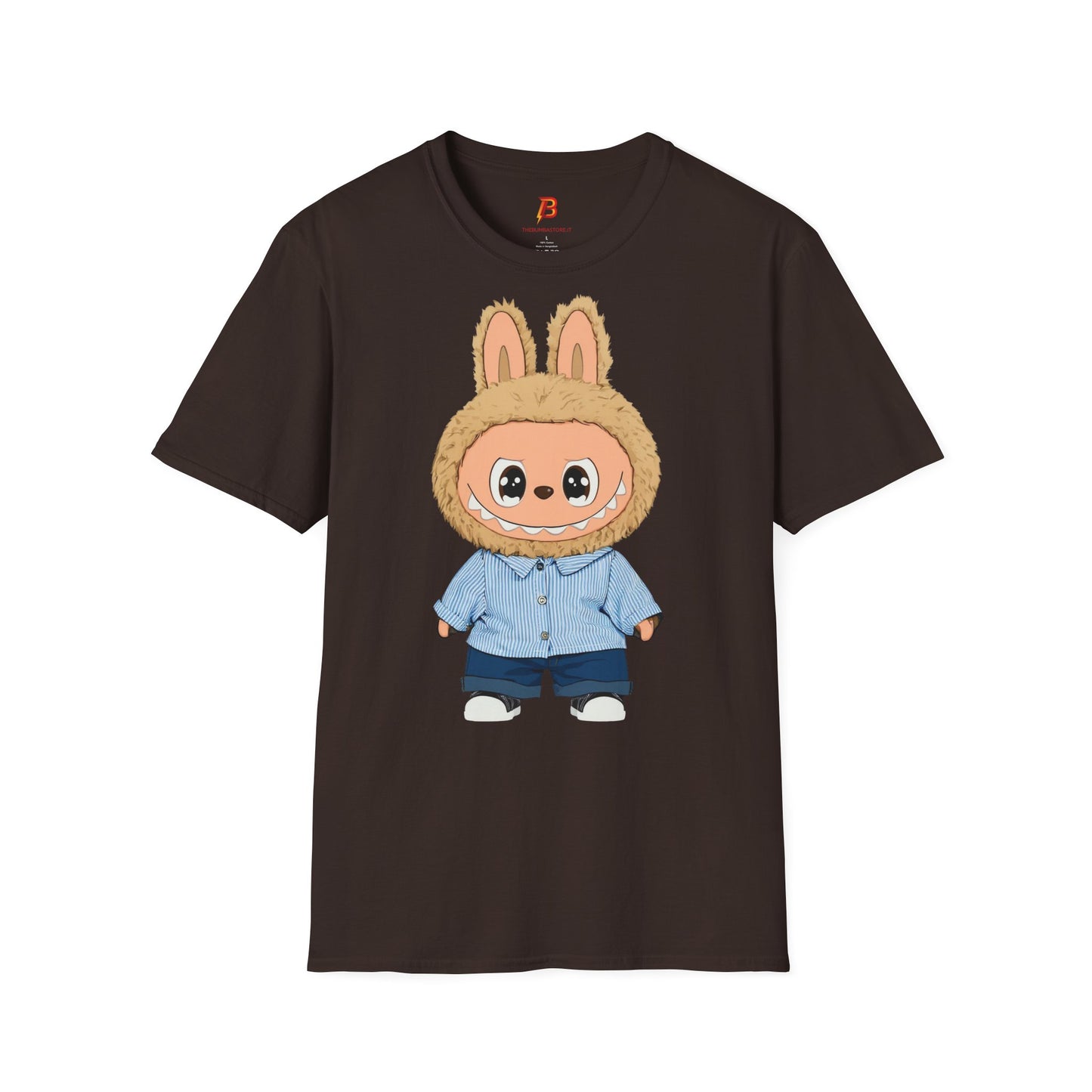 T-Shirt Unisex Labubu Softstyle – Design Kawaii con Camicia a Righe Azzurre.