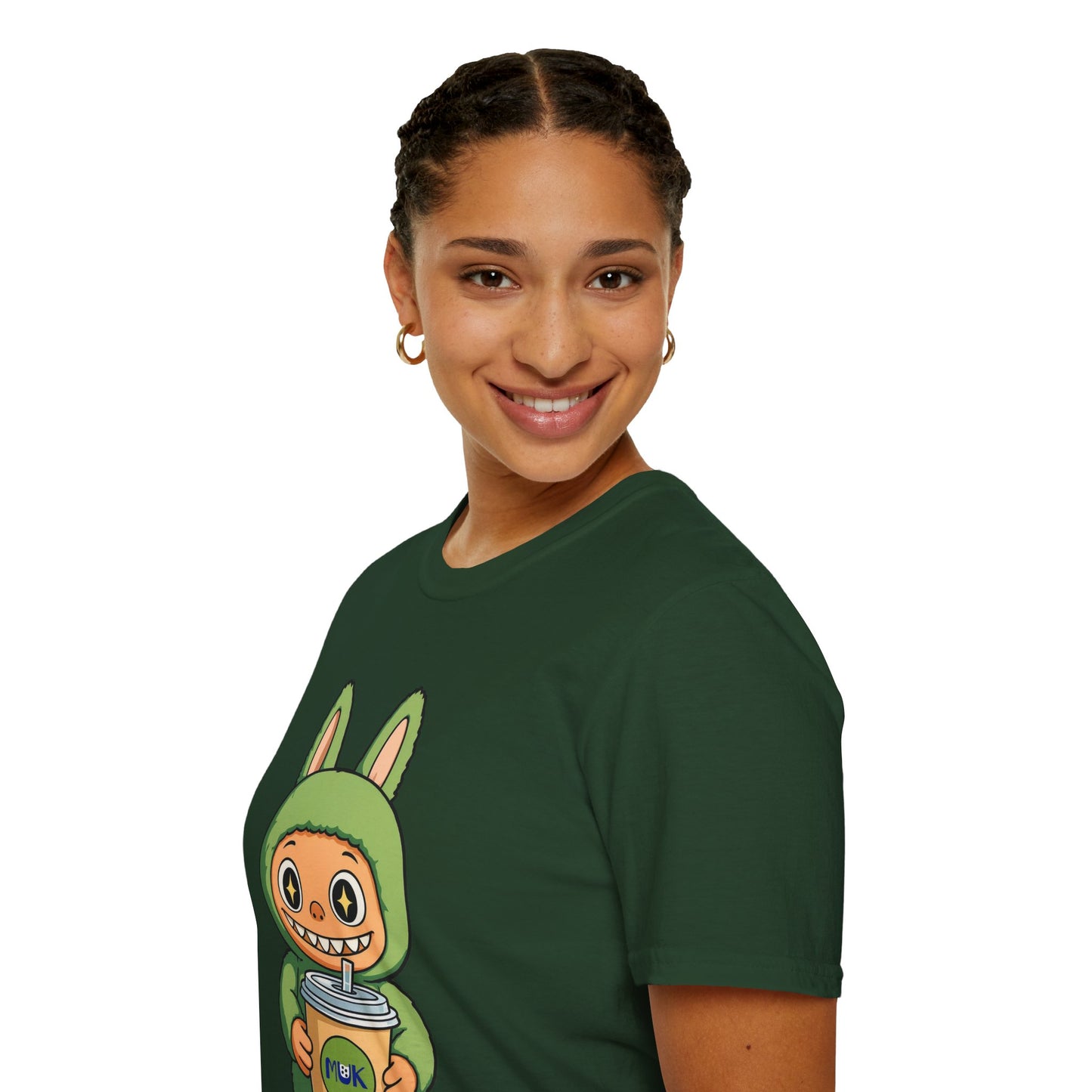 T-Shirt Unisex Labubu Softstyle – Design Kawaii con Bubble Tea.