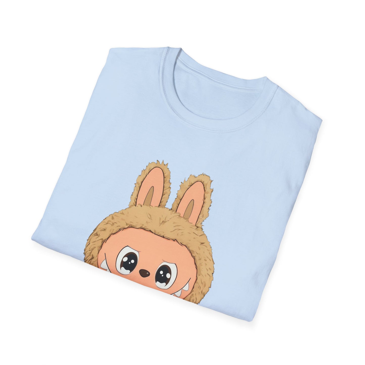 T-Shirt Unisex Labubu Softstyle – Design Kawaii con Camicia a Righe Azzurre.