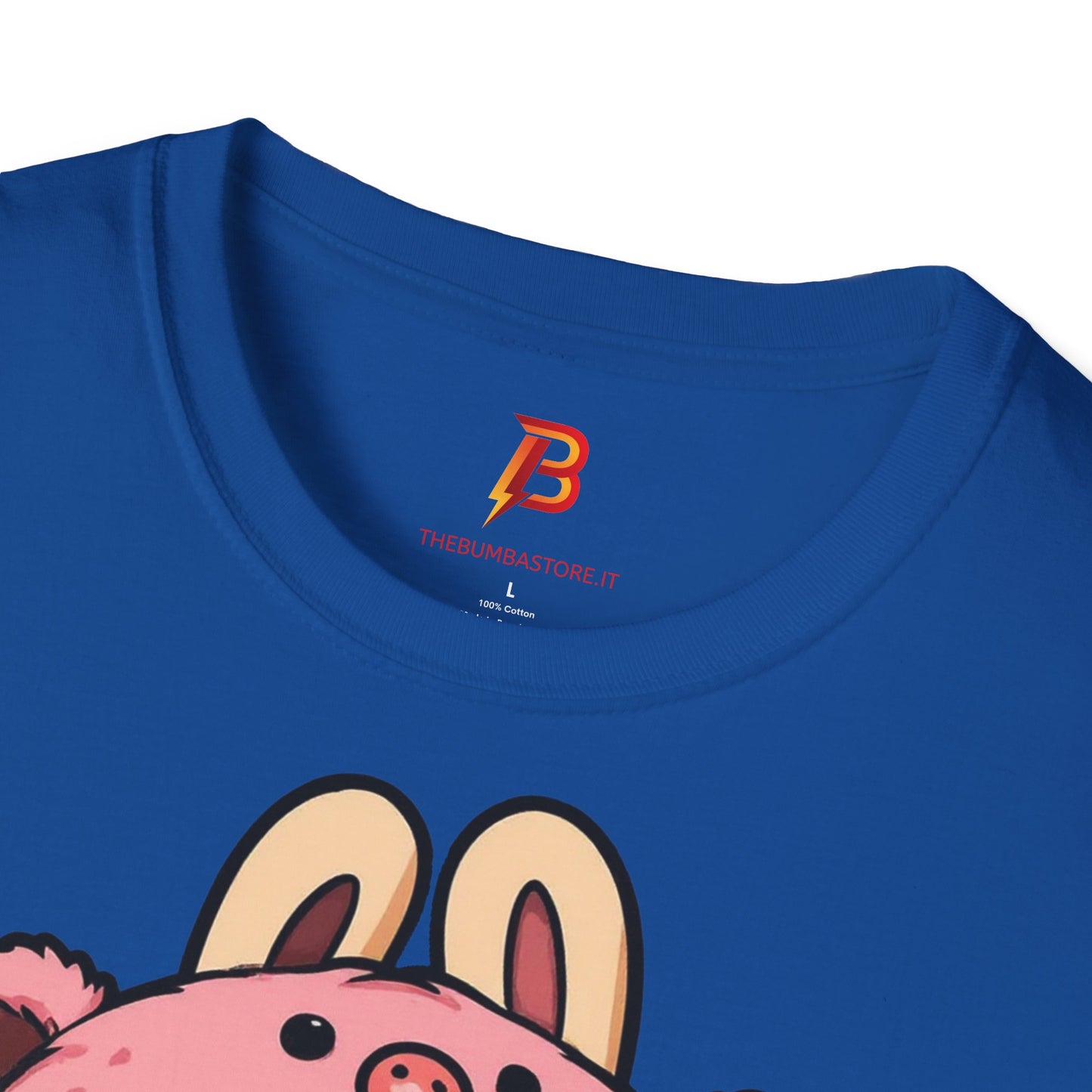 T-Shirt Unisex Labubu Softstyle – Outfit Cartoon Kawaii Rosa Orsetto Fragola.