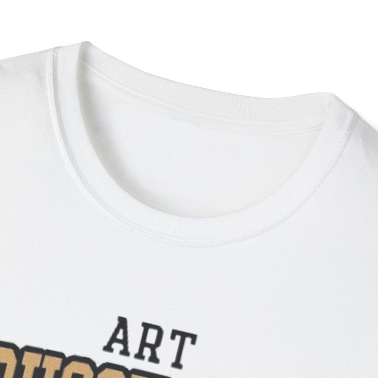 T-Shirt Unisex Labubu Softstyle – Design Urban Kawaii con Occhiali da Sole.