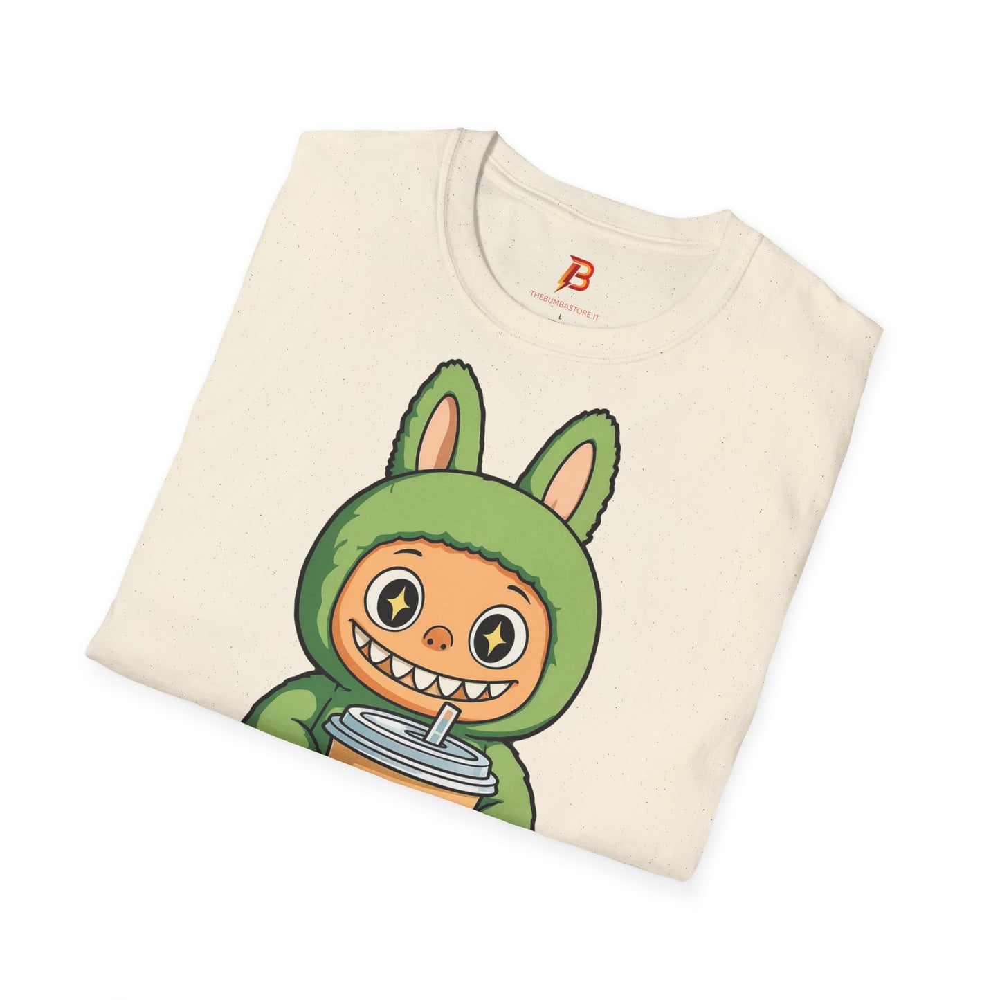 T-Shirt Unisex Labubu Softstyle – Design Kawaii con Bubble Tea.