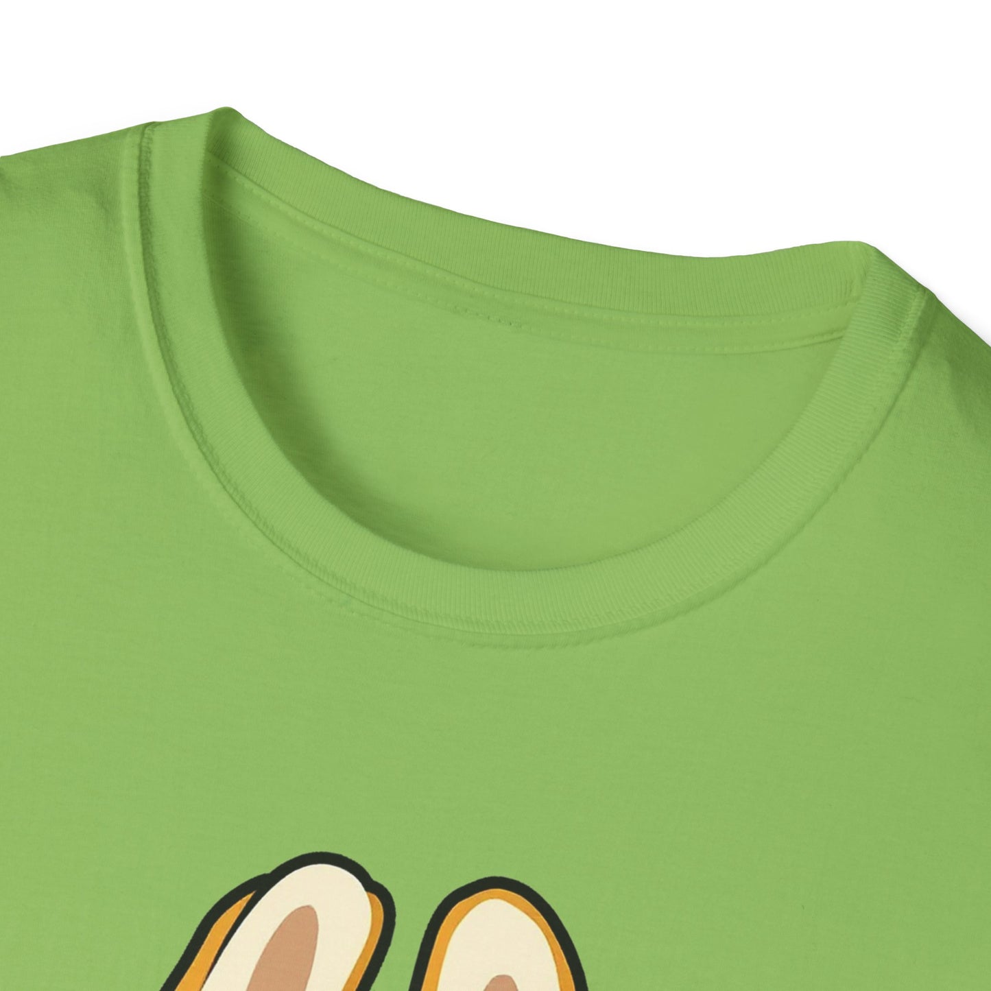 T-Shirt Unisex Labubu Softstyle – Design Kawaii con Cappello e Salopette.