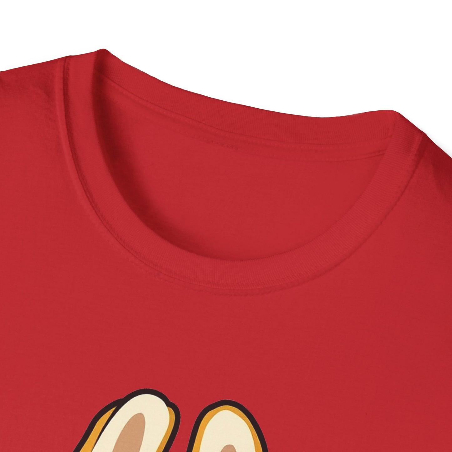T-Shirt Unisex Labubu Softstyle – Design Kawaii con Cappello e Salopette.