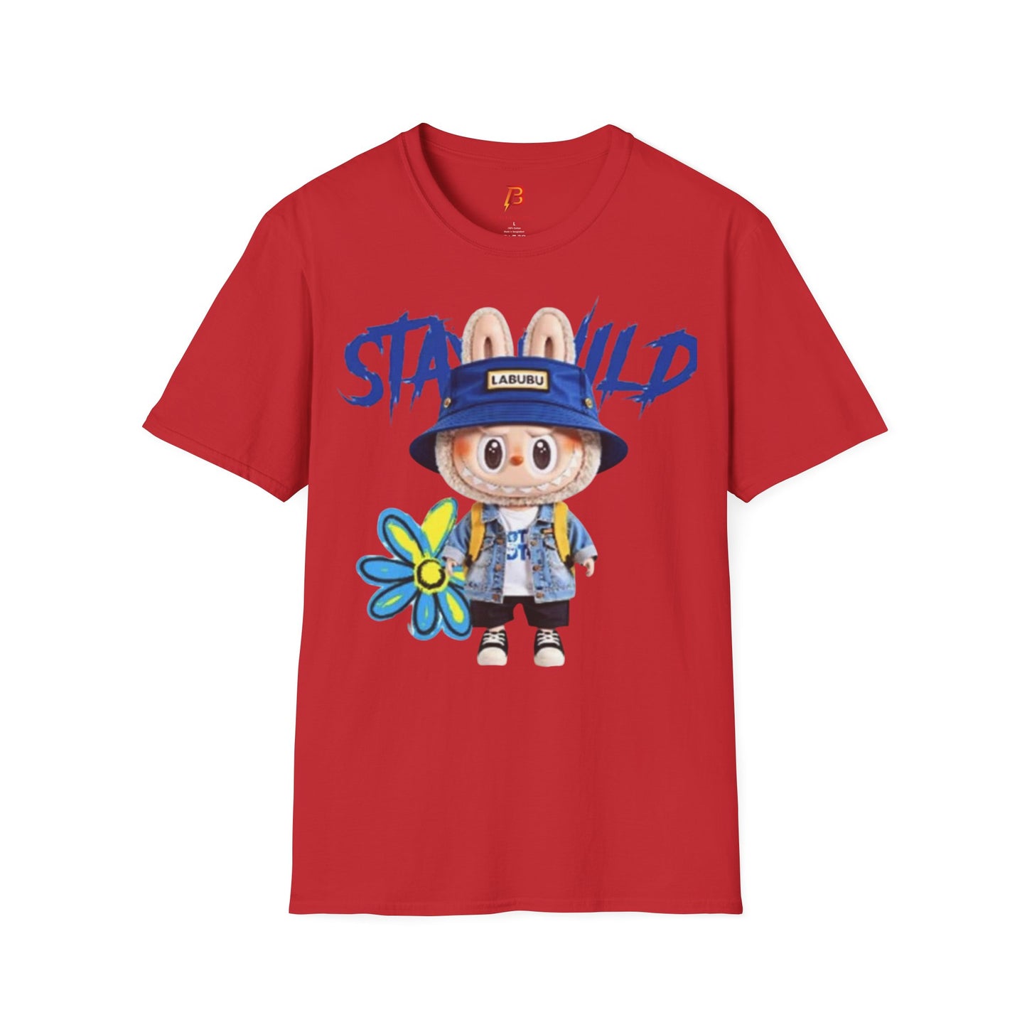 T-Shirt Unisex Labubu Softstyle – Design Kawaii Streetwear con Fiore “Stay Wild”.