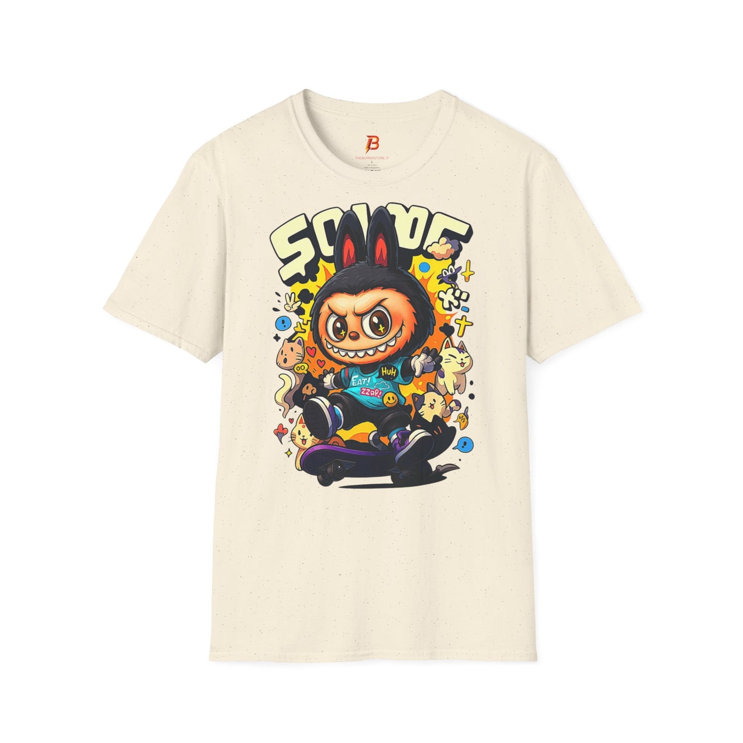 T-Shirt Unisex Labubu Softstyle  – Design Kawaii Streetwear con Skateboard.