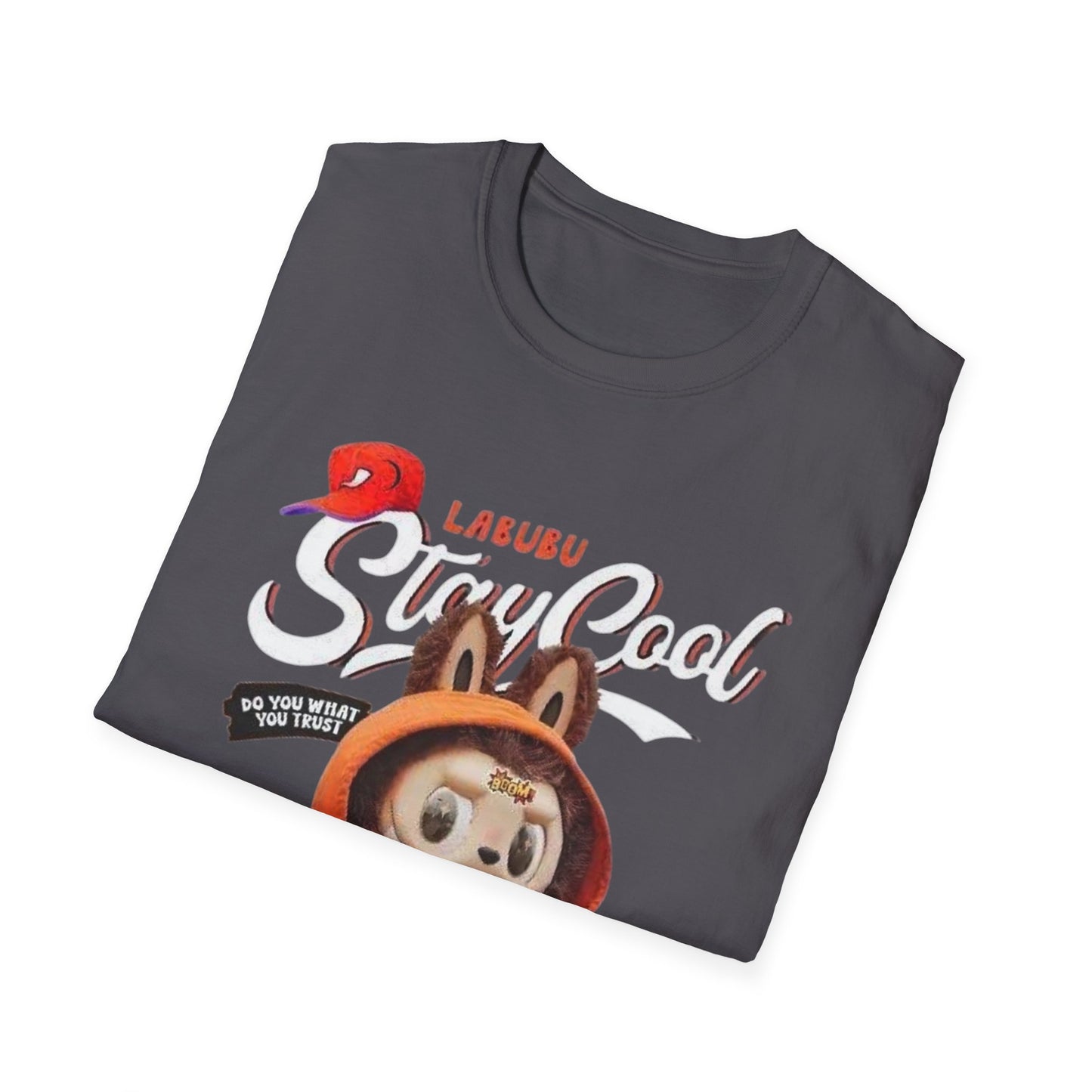 T-Shirt Unisex Labubu Softstyle – Design Streetwear Kawaii “Stay Cool”.