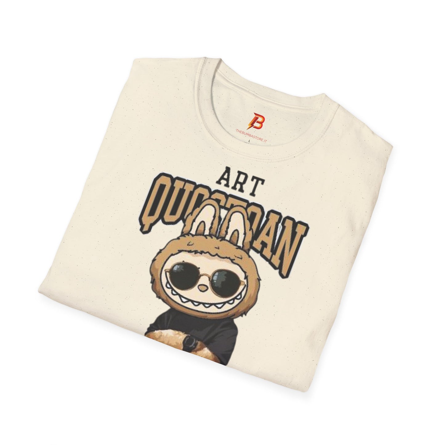 T-Shirt Unisex Labubu Softstyle – Design Urban Kawaii con Occhiali da Sole.
