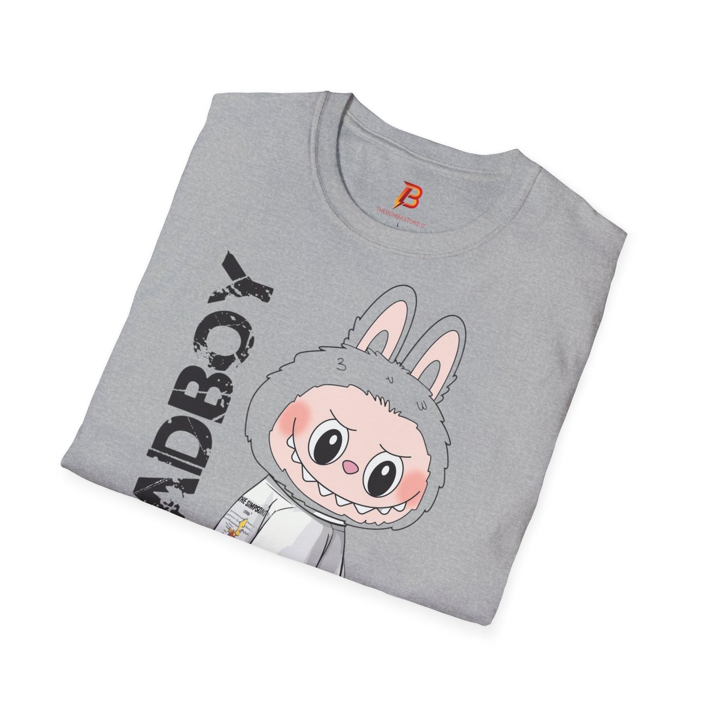 T-Shirt Unisex Labubu Softstyle – Design Streetwear Kawaii “Bad Boy”.