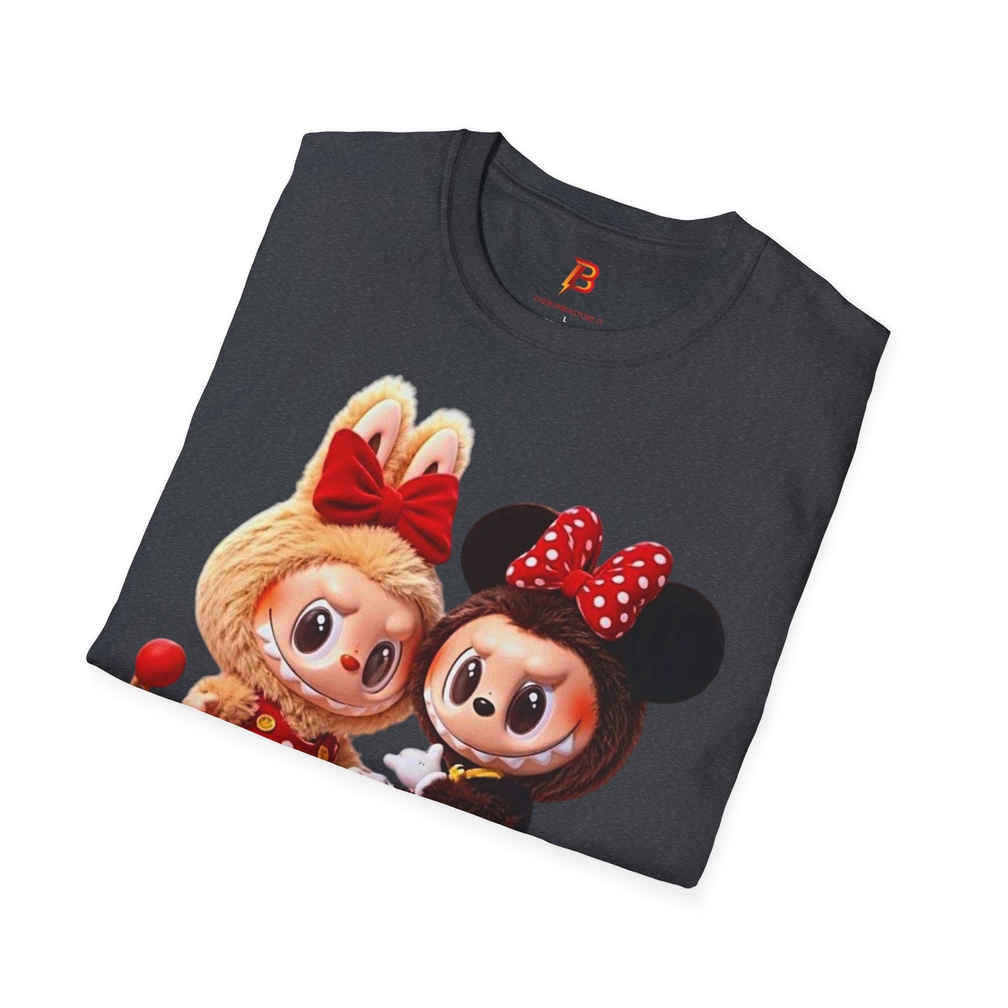 T-Shirt Unisex Labubu Softstyle  – Design Kawaii Coppia in Stile Minnie & Mickey.