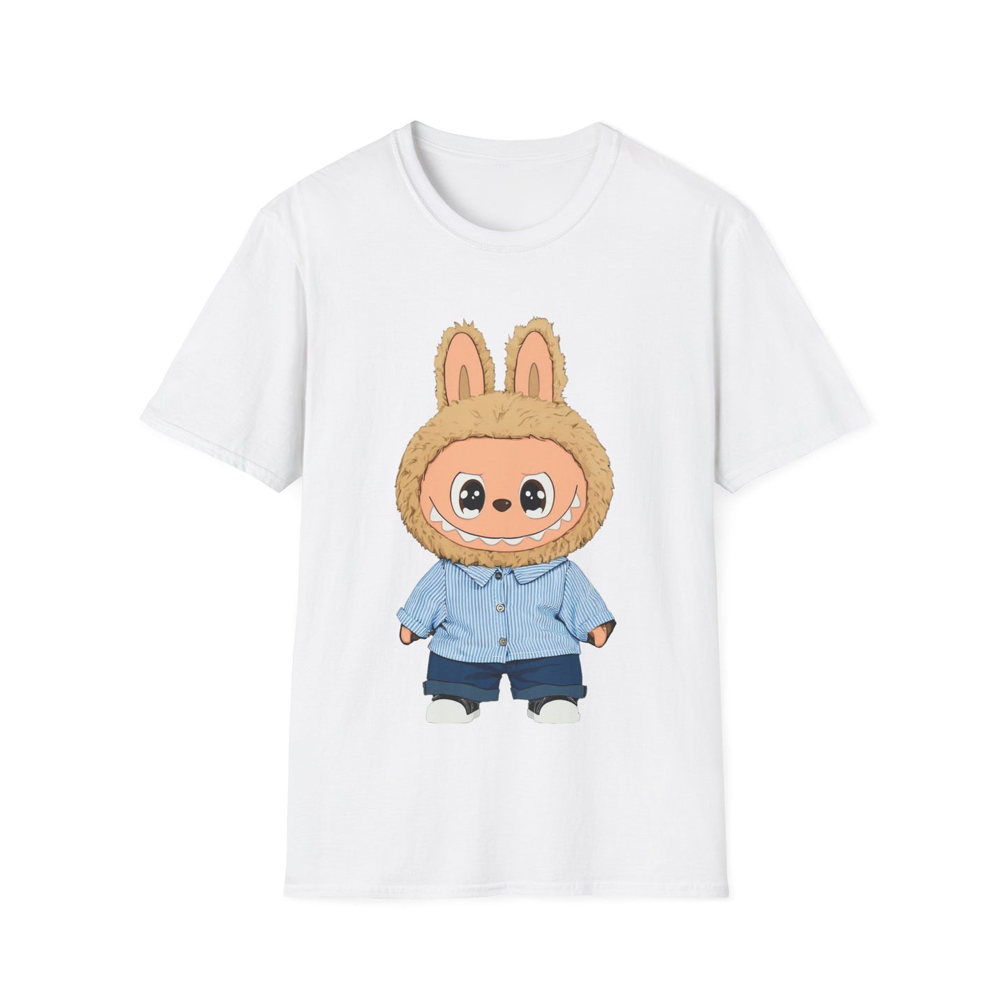 T-Shirt Unisex Labubu Softstyle – Design Kawaii con Camicia a Righe Azzurre.