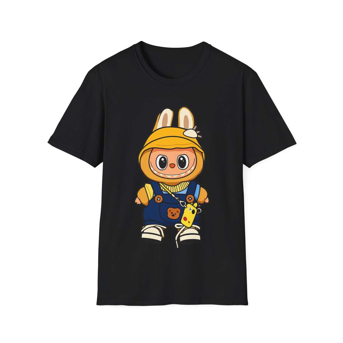 T-Shirt Unisex Labubu Softstyle – Design Kawaii con Cappello e Salopette.